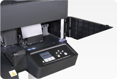 作业方便的可大幅开闭护罩＆确认方便的朝上面板